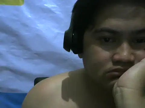 Yummy Tommy21 online show from 29, 9, 2025