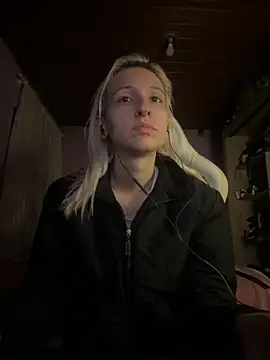 Snapshot of bunnydark00 chatting on 12, 9, 2025 bunnydark00 online show from 12, 9, 2025