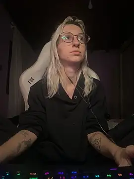 Snapshot of bunnydark00 chatting on 28, 9, 2025 bunnydark00 online show from 28, 9, 2025