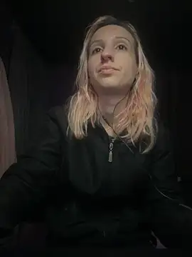 Snapshot of bunnydark00 chatting on 9, 10, 2025 bunnydark00 online show from 9, 10, 2025