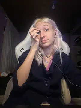 Snapshot of bunnydark00 chatting on 21, 10, 2025 bunnydark00 online show from 21, 10, 2025