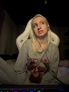 Snapshot of bunnydark00 chatting on 30, 10, 2025 bunnydark00 online show from 30, 10, 2025