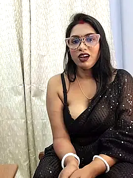 Queen Dolly online show from 7, 10, 2025