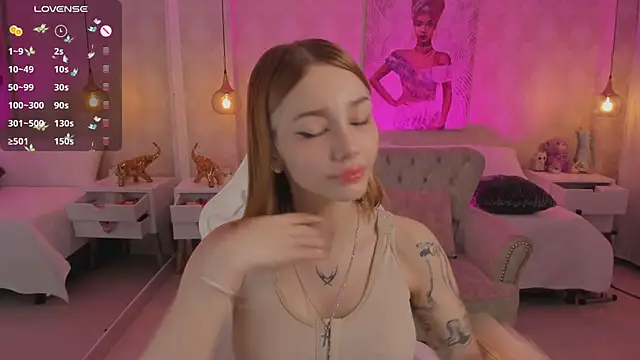 Snapshot of LITTLE-VIVI chatting on 3, 3, 2025 LITTLE-VIVI online show from 3, 3, 2025