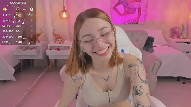 Snapshot of LITTLE-VIVI chatting on 5, 3, 2025 LITTLE-VIVI online show from 5, 3, 2025