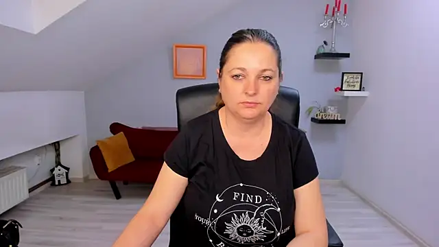 Snapshot of LollaGirl chatting on 21, 4, 2026 LollaGirl online show from 21, 4, 2026