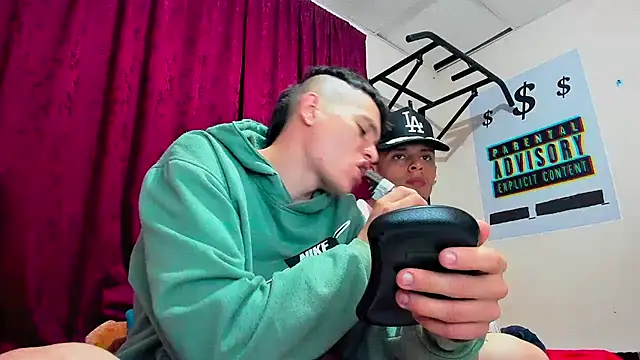 Snapshot of davidlatin66 chatting on 10, 10, 2025 davidlatin66 online show from 10, 10, 2025