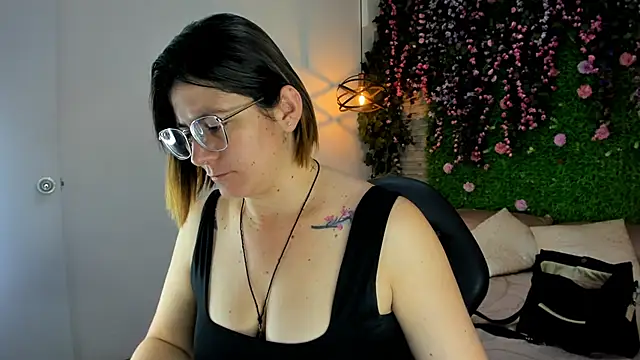 SarahDeyvis online show from 18, 12, 2025