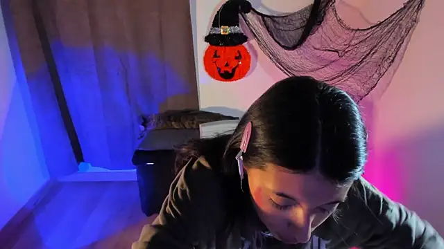 Snapshot of NanaRott chatting on 27, 10, 2025 NanaRott online show from 27, 10, 2025