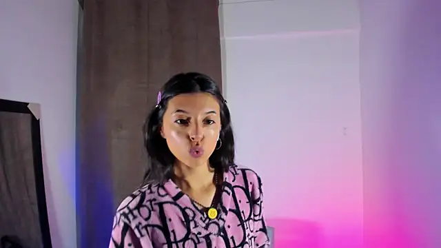 Snapshot of NanaRott chatting on 5, 11, 2025 NanaRott online show from 5, 11, 2025