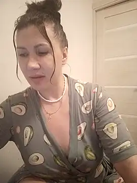 Snapshot of ROXOLANAA_SEXY chatting on 9, 4, 2026 ROXOLANAA SEXY online show from 9, 4, 2026