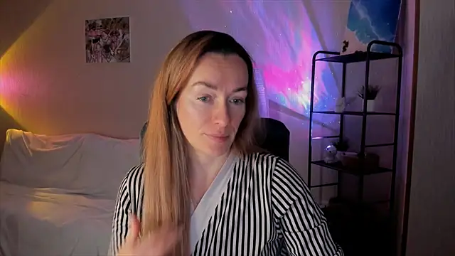 RebeccaMartinez online show from 14, 12, 2025