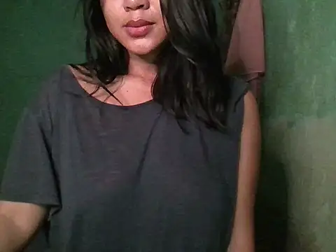 Snapshot of _smiling4u_ chatting on 21, 10, 2025  smiling4u  online show from 21, 10, 2025