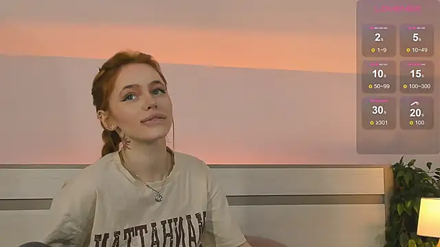 Snapshot of Phoenix_Margo chatting on 15, 10, 2025 Phoenix Margo online show from 15, 10, 2025