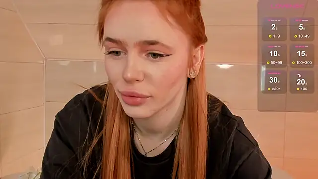 Snapshot of Phoenix_Margo chatting on 21, 10, 2025 Phoenix Margo online show from 21, 10, 2025
