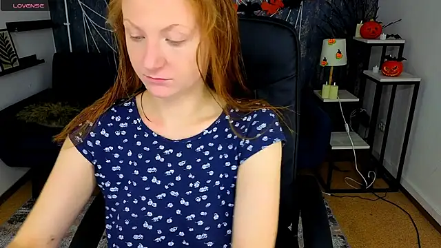 Snapshot of JeannieFox_ chatting on 18, 10, 2025 JeannieFox online show from 18, 10, 2025
