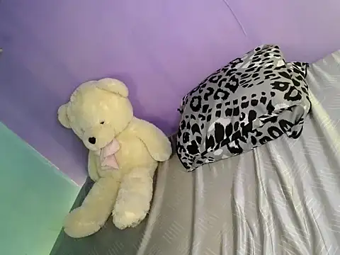 katie white online show from 26, 2, 2026