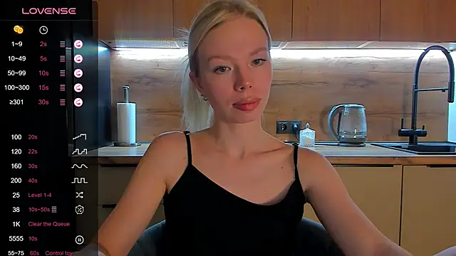 Snapshot of Olivia_Bells chatting on 22, 5, 2026 Olivia Bells online show from 22, 5, 2026