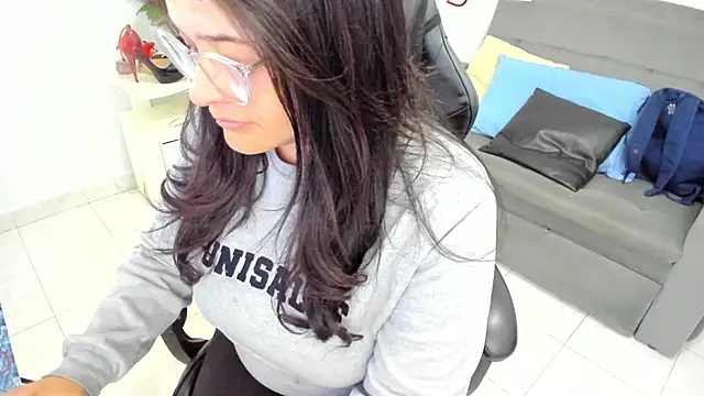 Snapshot of BellaFlaming chatting on 21, 2, 2025 BellaFlaming online show from 21, 2, 2025