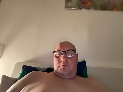 Snapshot of vanjbi45 chatting on 7, 3, 2026 vanjbi45 online show from 7, 3, 2026