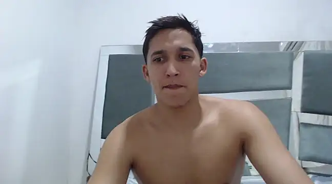 Snapshot of angel_sensual95 chatting on 31, 12, 2024 angel sensual95 online show from 31, 12, 2024