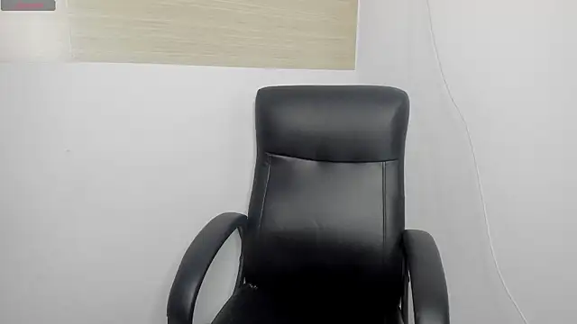 Snapshot of kiara_advani__ chatting on 30, 9, 2025 kiara advani   online show from 30, 9, 2025