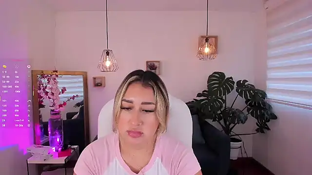 Snapshot of dina_ride chatting on 18, 9, 2025 dina ride online show from 18, 9, 2025