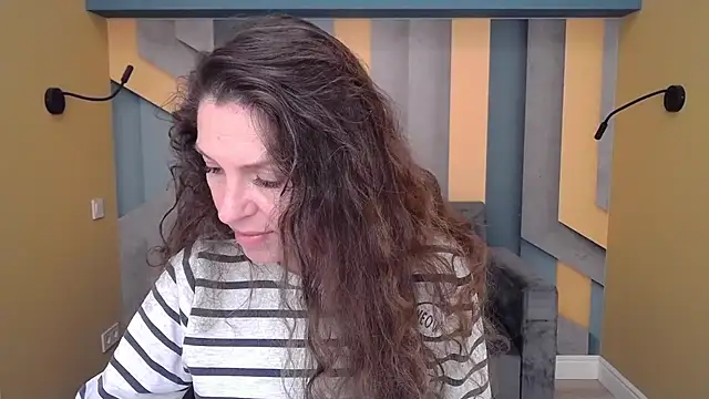 EllaLong online show from 26, 10, 2025