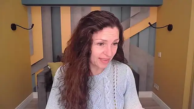 Snapshot of EllaLong chatting on 19, 4, 2026 EllaLong online show from 19, 4, 2026