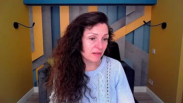 Snapshot of EllaLong chatting on 24, 4, 2026 EllaLong online show from 24, 4, 2026