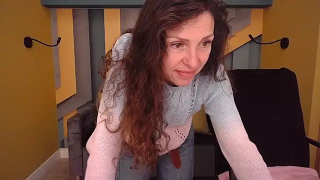 Snapshot of EllaLong chatting on 2, 5, 2026 EllaLong online show from 2, 5, 2026
