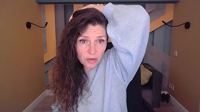 Snapshot of EllaLong chatting on 13, 6, 2026 EllaLong online show from 13, 6, 2026