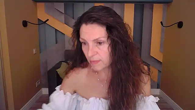 Snapshot of EllaLong chatting on 23, 6, 2026 EllaLong online show from 23, 6, 2026