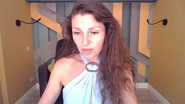 Snapshot of EllaLong chatting on 27, 6, 2026 EllaLong online show from 27, 6, 2026
