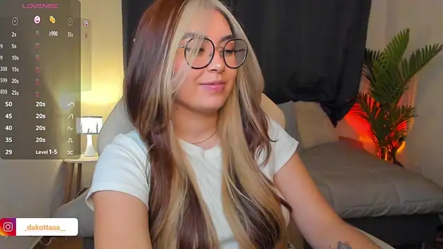 Snapshot of dakottaa_ chatting on 22, 4, 2026 dakottaa online show from 22, 4, 2026
