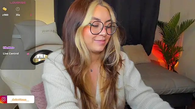 Snapshot of dakottaa_ chatting on 15, 5, 2026 dakottaa online show from 15, 5, 2026