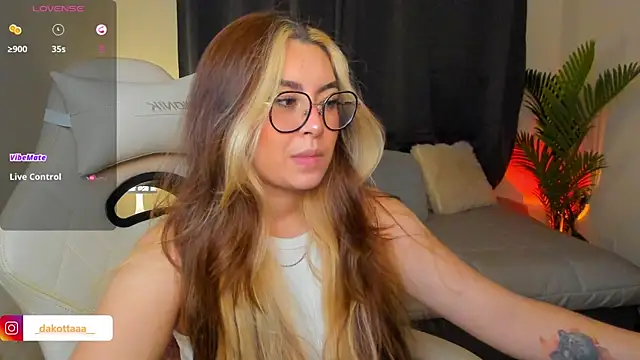 Snapshot of dakottaa_ chatting on 25, 5, 2026 dakottaa online show from 25, 5, 2026