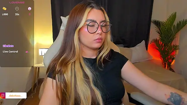 Snapshot of dakottaa_ chatting on 11, 7, 2026 dakottaa online show from 11, 7, 2026