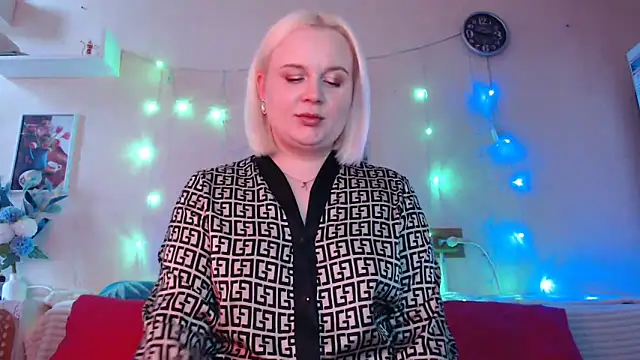 Karolina love  online show from 31, 12, 2024