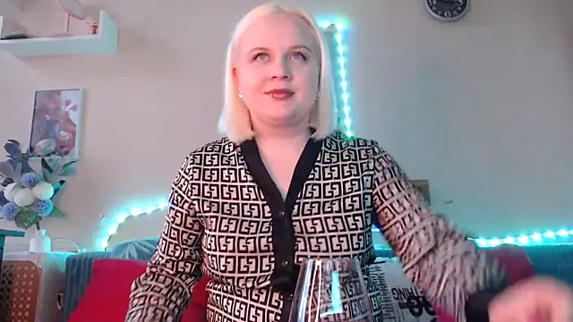 Karolina love  online show from 25, 1, 2025