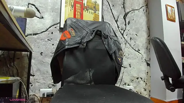 Snapshot of Maxi_TheBigDaddy chatting on 19, 1, 2026 Maxi TheBigDaddy online show from 19, 1, 2026