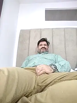 Snapshot of Maxi_TheBigDaddy chatting on 26, 2, 2026 Maxi TheBigDaddy online show from 26, 2, 2026