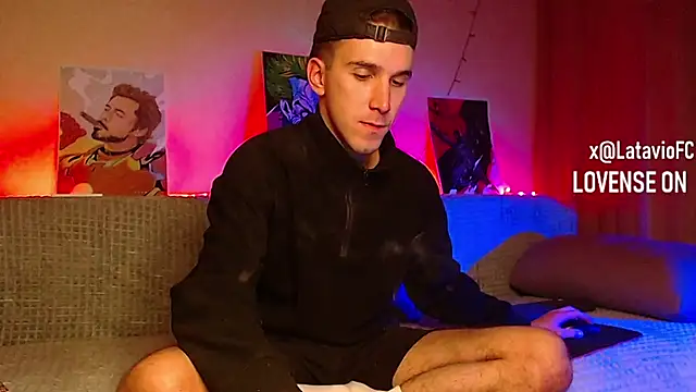 Snapshot of Midnighter_ chatting on 8, 2, 2025 Midnighter online show from 8, 2, 2025