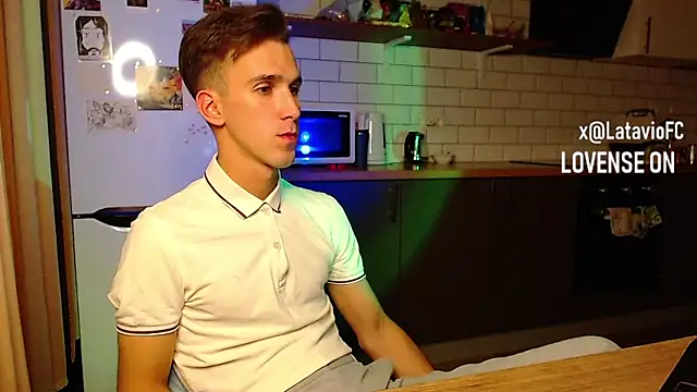 Snapshot of Midnighter_ chatting on 18, 9, 2025 Midnighter online show from 18, 9, 2025