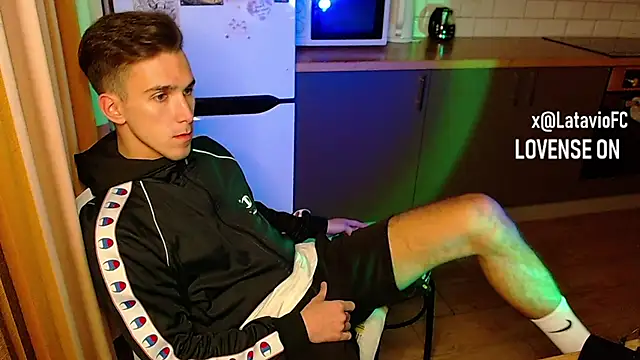 Snapshot of Midnighter_ chatting on 20, 9, 2025 Midnighter online show from 20, 9, 2025