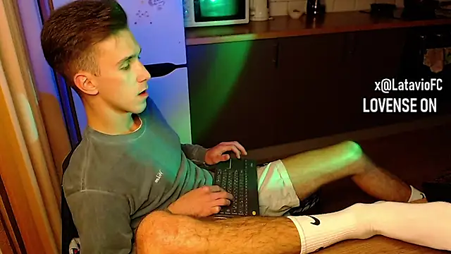 Snapshot of Midnighter_ chatting on 24, 9, 2025 Midnighter online show from 24, 9, 2025