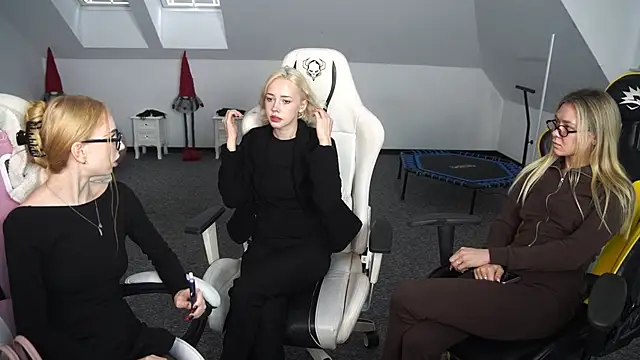 Amelia Blaze online show from 16, 10, 2025