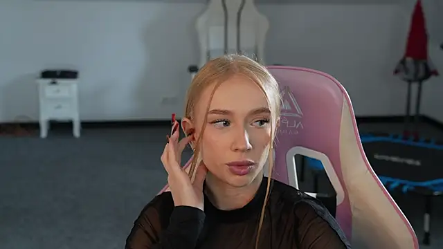 Amelia Blaze online show from 23, 10, 2025