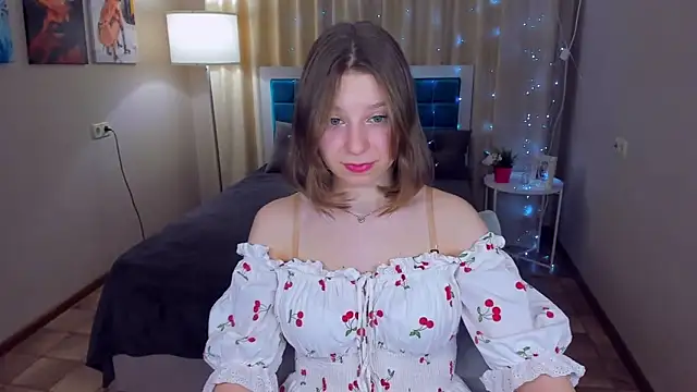 Snapshot of RinaMoore chatting on 8, 2, 2025 RinaMoore online show from 8, 2, 2025