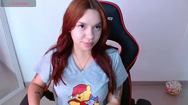 Snapshot of samantha_tattu chatting on 4, 2, 2025 samantha tattu online show from 4, 2, 2025